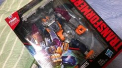 Hasbro PP-27 PP27 Optimal Optimus Power Of Prime Leader Class -Action Figures Store 516f048e03