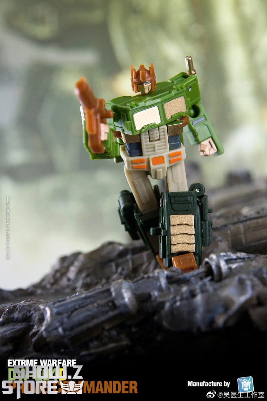 Dr.Wu DW-E04D Prime Commander Optimus Prime W/ Trailer 8 Dr.Wu DW-E04D Prime Commander Optimus Prime W/ Trailer - Image 6