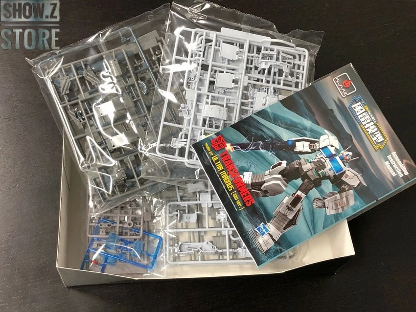 Flame Toys Furai Model Ultra Magnus Model Kit IDW Version 5 Flame Toys Furai Model Ultra Magnus Model Kit IDW Version - Image 3