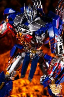 AlienAttack Toys AAT A-01CC Optimus Prime -Action Figures Store b530d8ee69