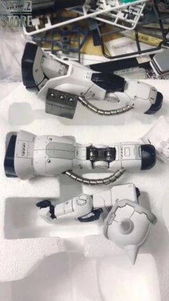 Metal Soldier MS 1/100 MS-06J MS06J Zaku II White Ogre Gundam Mobile Suit -Action Figures Store ce4b4f045d